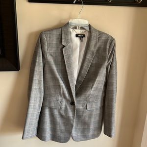 DKNY women’s plaid blazer (black/white/blue) size 8. Polyester and rayon